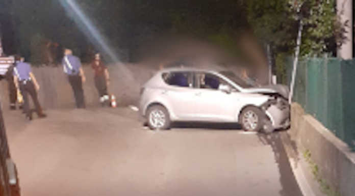 Merate, con l’auto contro il muro: soccorsi in via Monte Grappa