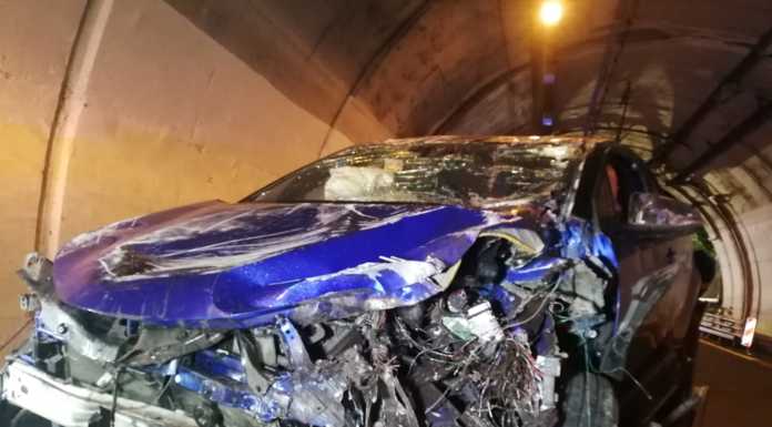 SS36. Auto si ribalta nella galleria Somana, 69enne trasportato all’ospedale Incidente SS36 galleria somana