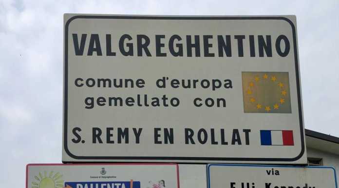 “Rallenta! Qui giocano i bambini”, installati i cartelli realizzati dai bimbi rallenta bambini giocano valgreghentino cartelli