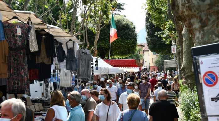 Mandello, la Fiera di S. Rocco fa il “pienone”. Controlli a campione per il Green Pass