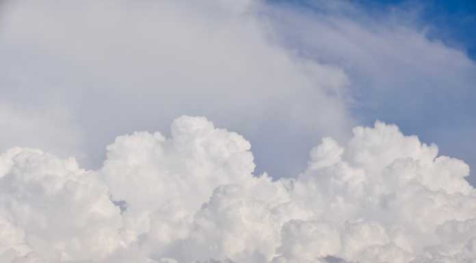 Previsioni meteo: fine settimana all’insegna dell’instabilità, ma domenica torna il sole nuvole meteo