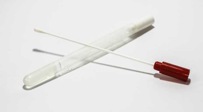 Covid, tamponi più frequenti per operatori sanitari e sociosanitari