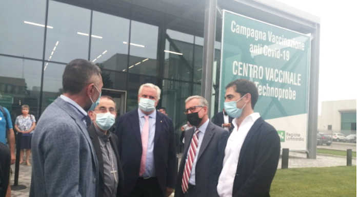 L’arcivescovo Delpini in visita all’hub Technoprobe: “Esempio di umanità solidale”