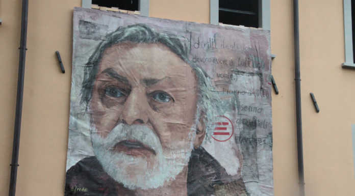 Osnago omaggia Gino Strada con un maxi dipinto Gino Strada nell'opera di Bruno Freddi