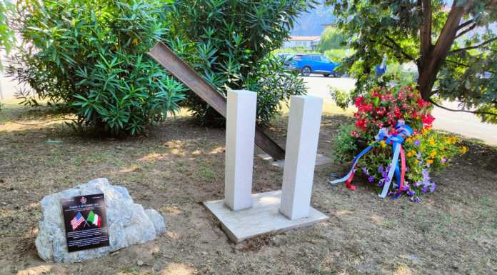 Dervio inaugura “Piazza 11 settembre” con il vice console americano