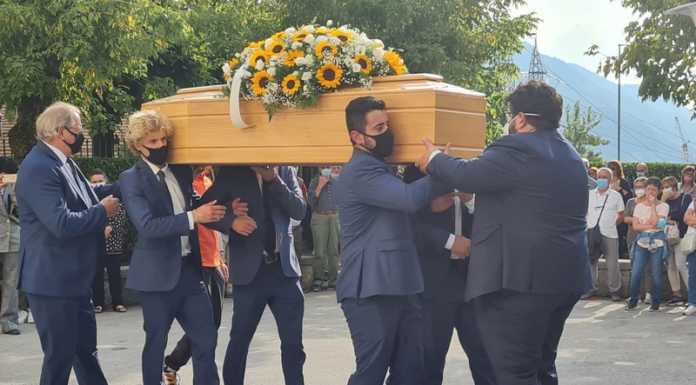 In tanti per l’addio ad Anita Pinchetti: “Eri sempre pronta a dare una mano” funerale_anita_pinchetti_bonacina