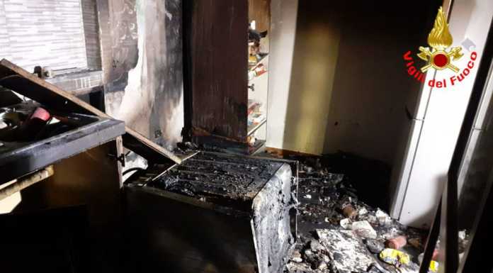 Calolzio, incendio in un appartamento: tre persone intossicate