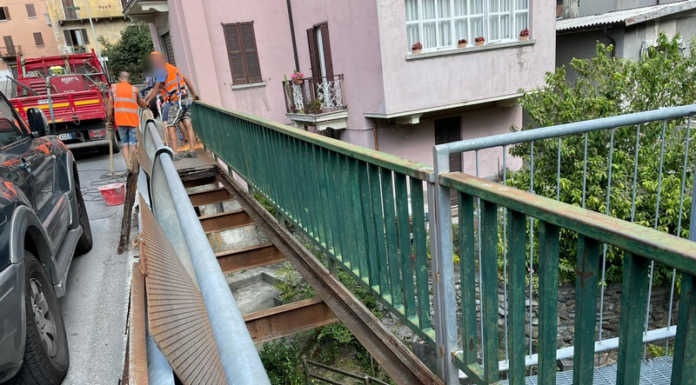 Malavedo, controlli alle passerelle pedonali del ponte