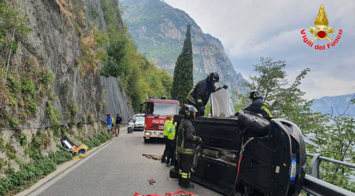 Malgrate. Si ribaltano con l’auto sulla strada della Rocca, soccorse due persone Incidente Malgrate