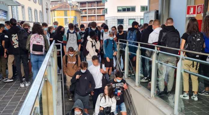 Prima campanella per tutti, il ritorno a scuola degli studenti