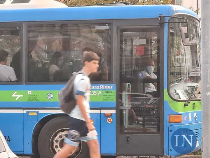 studenti autobus trasporti scuola