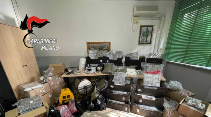 I Carabinieri sequestrano 715 chili di droga e 82mila euro in contanti Carabinieri sequestro droga