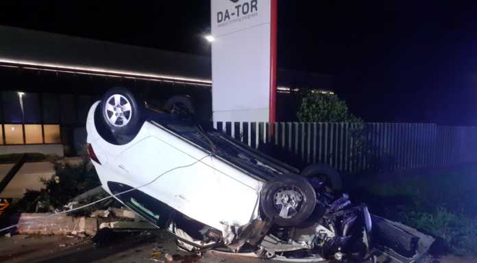 Verderio. Auto si ribalta fuori strada, soccorsa una coppia