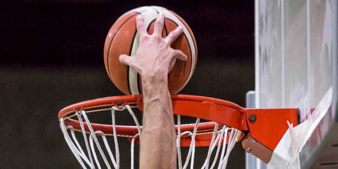 Basketball dunk foto Tentorio EVIDENZA