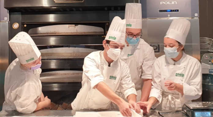 I ragazzi dell’Enaip protagonisti a Host con il panino made in Lecco Enaip Lecco Host Milano