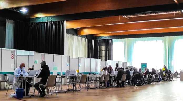 Terza dose, aperte le prenotazioni anche per la fascia 18-39 anni