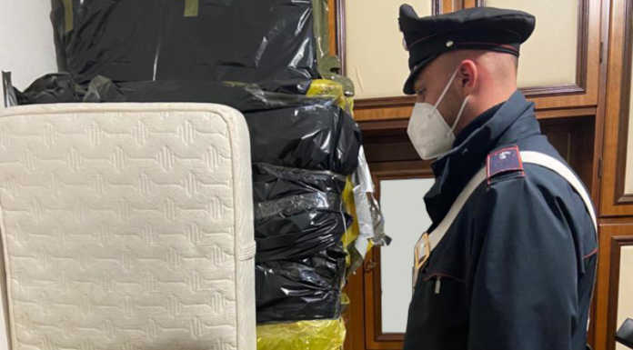 Nasconde il cadavere della madre per continuare a percepire la pensione