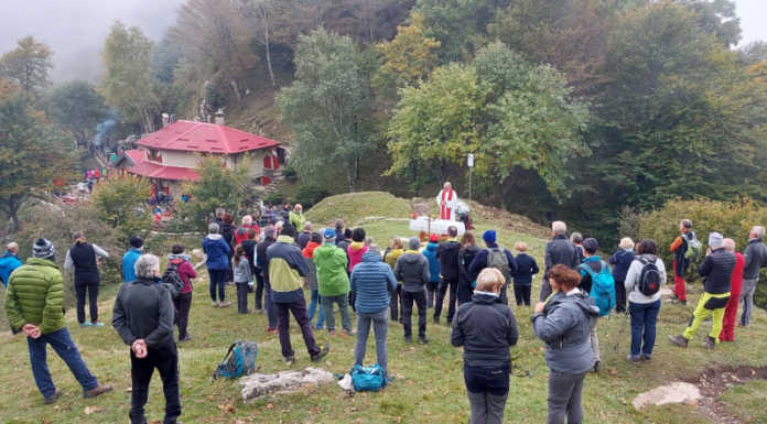 Ripartono le attività al Cai Calolzio: domenica scorsa la castagnata