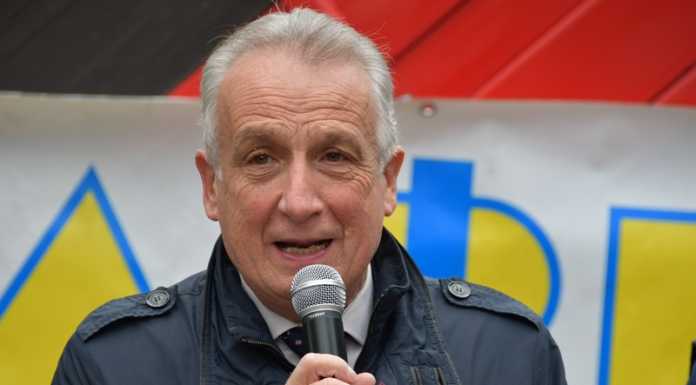 Linea Como-Lecco. Straniero (PD): “Cinque treni soppressi in un pomeriggio”