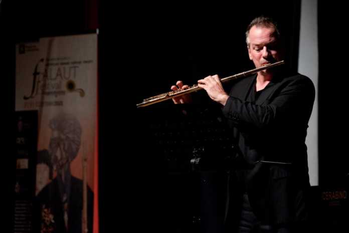 Il Maestro Emanuel Paud nel concerto di chiusura del Falaut Festival a Mandello del Lario