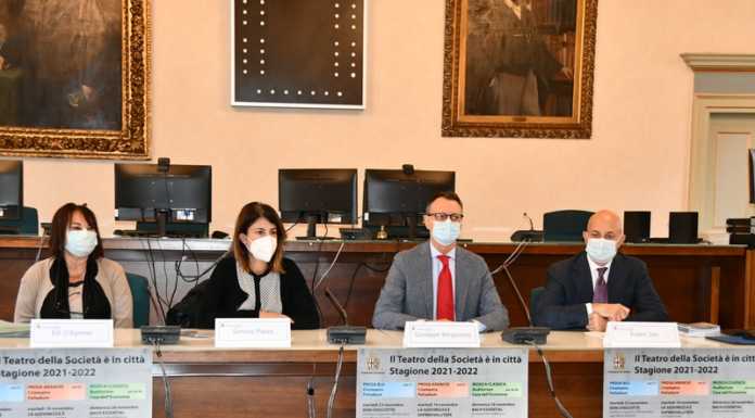 Presentata la nuova stagione teatrale di Lecco: cinque le rassegne