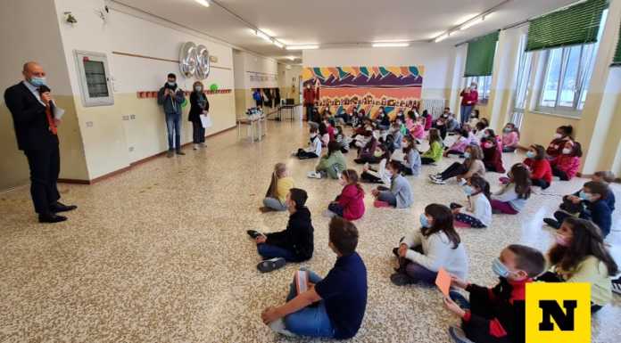 Scuola. Festa per i 60 anni della Torri Tarelli: piccoli giornalisti crescono