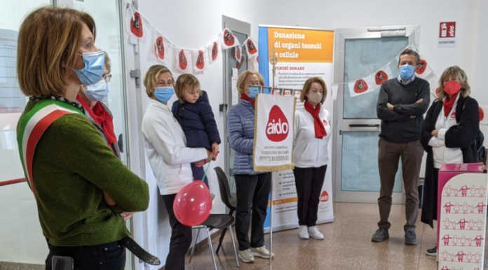 L’Aido Monte Marenzo inaugura il nuovo monitor per sensibilizzare i cittadini Aido Monte Marenzo schermo