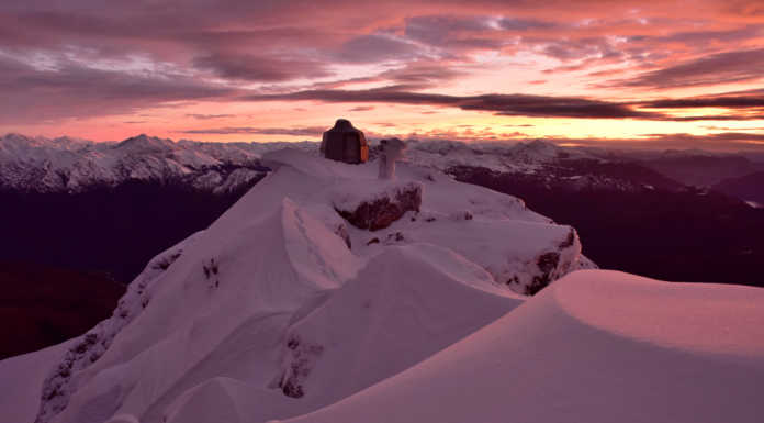 Magica alba in solitudine… Da una foto la riflessione di Mauro Lanfranchi Alba in Grignetta Fotografia Mauro Lanfranchi