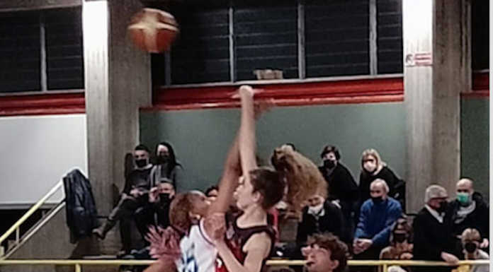 Basket serie B femminile: la Starlight Valmadrera perde il derby con il Costa Masnaga