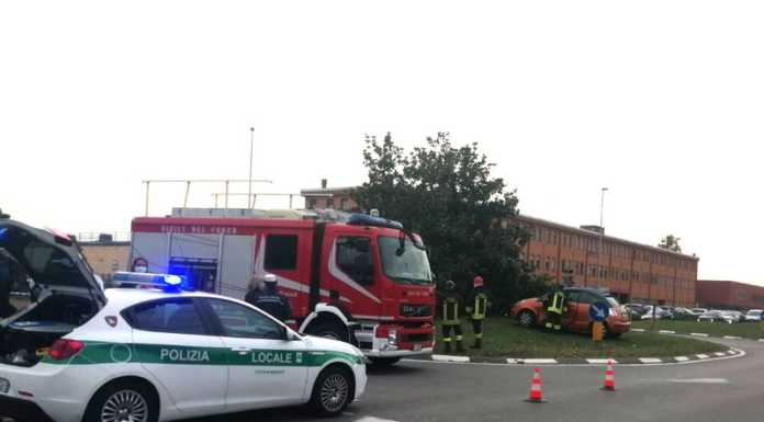 Merate, incidente alla rotonda di via Laghetto: due coinvolti