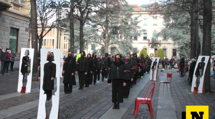 Ora Basta in piazza a Merate per il flash mob contro la violenza sulle donne