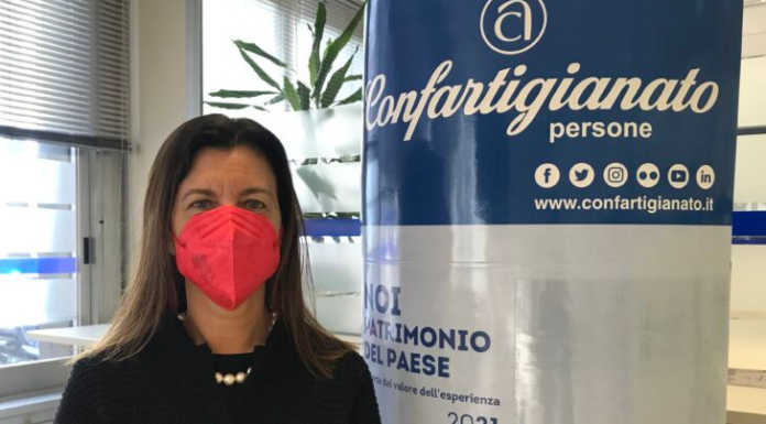 Una mascherina rossa per dire “stop” alla violenza sulle donne Silvia Dozio