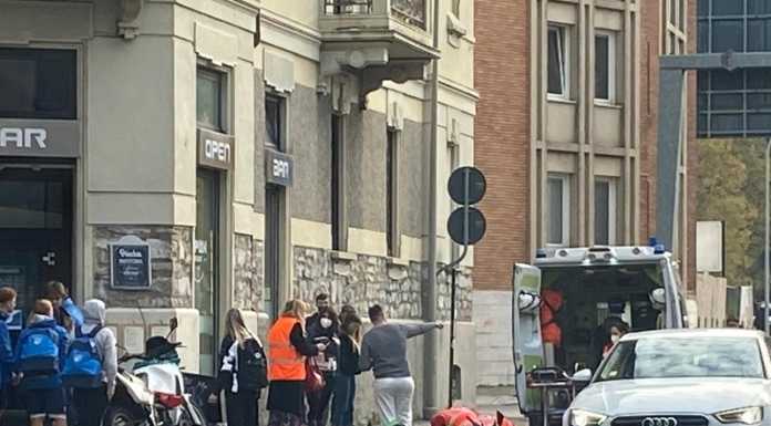 Scontro auto-moto sul viale Da Vinci, soccorsa una 17enne