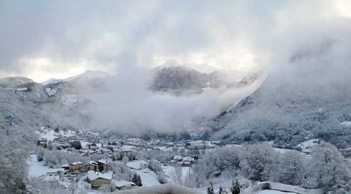 Neve anche a quote più basse nel lecchese, imbiancata la Valsassina