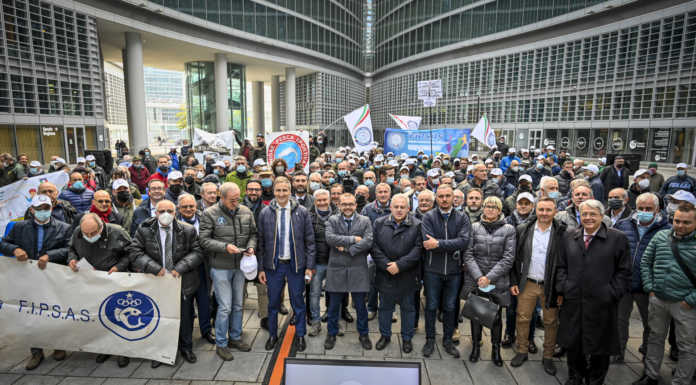 La protesta dei pescatori contro le scelte del ministero della Transizione ecologica pescatori