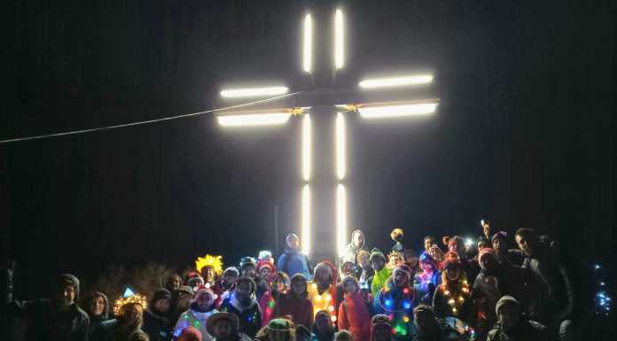 Galbiate, al Monte Barro la fiaccolata in costume del gruppo Mula