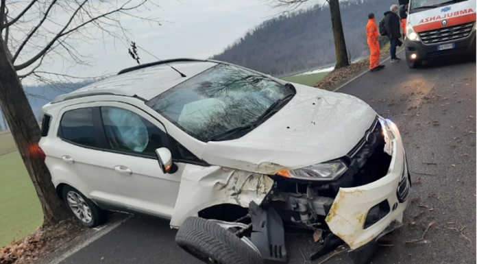 Imbersago: con l’auto contro un albero. Soccorsa una donna
