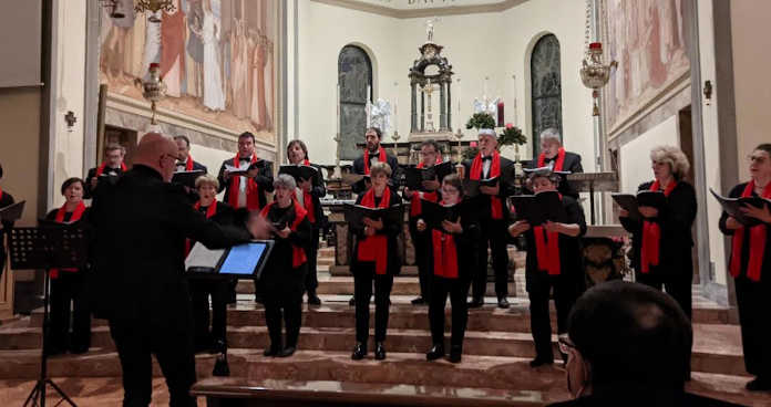 Montevecchia, il coro Calauce incanta con il concerto di Natale