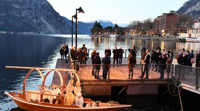 Sulla piattaforma a lago un coro aperto a tutti con Creemandfriends