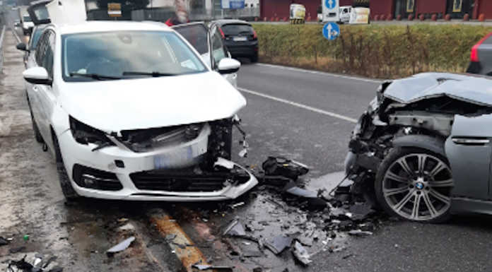 Olgiate. Scontro tra tre mezzi sulla Provinciale: soccorsa una donna