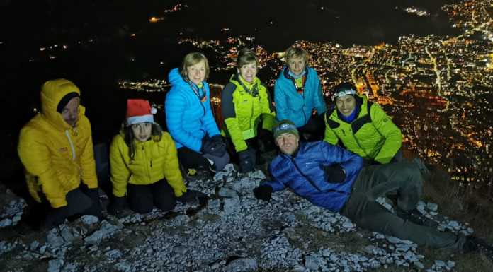 I Beck salgono al monte Regismondo per la tradizionale fiaccolata