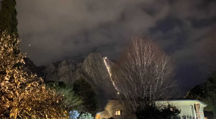 Antivigilia, le luci illuminano i monti. ‘Accese’ la via Cassin, il Moregallo e il Corno Rat La via Cassin in Medale illuminata per l'Antivigilia