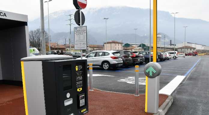 Lecco. Nuove tariffe nelle aree di sosta con parcometro parcheggio Piccola