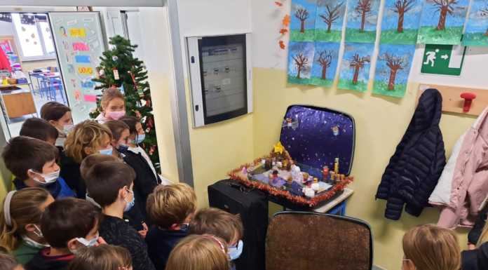 Gesù Bambino della Scuola di Malnago nascerà in una valigia… presepe malnago