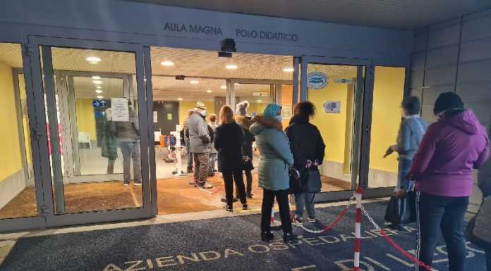 Il Covid sottrae posti in ospedale, ridotti gli interventi chiurgici