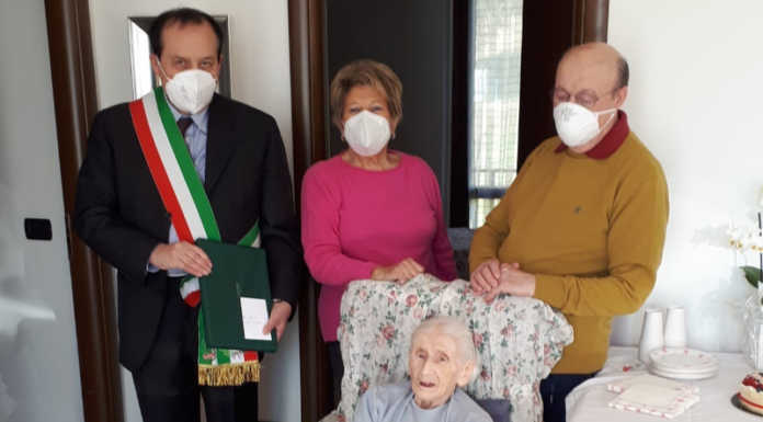 La città di Valmadrera festeggia i 100 anni di Giovanna Giudici Giovanna Giudici, centenaria di Valmadrera