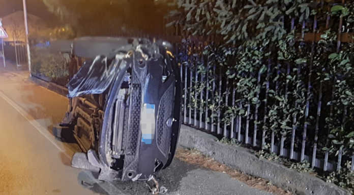 Garlate. Incidente nella notte in via Statale, un’auto si ribalta Incidente Garlate