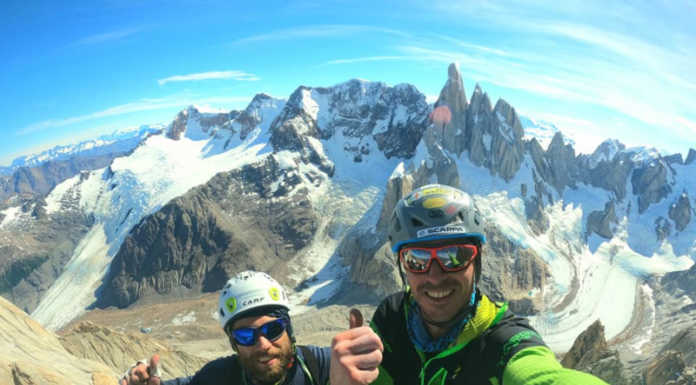 Bacci e Della Bordella sull’Aguja Rafael Juarez: “Prima cumbre della stagione” Matteo Della Bordella e David Bacci in vetta all'Aguja Rafael Juarez (foto FB Matteo Della Bordella)