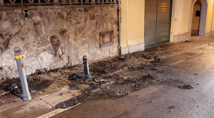 Missaglia, fuori strada con l’auto che poi prende fuoco: soccorso trentenne