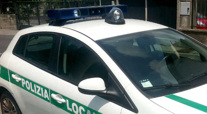 Oliveto, controlli della Polizia su strade e spiagge, centinaia di sanzioni elevate